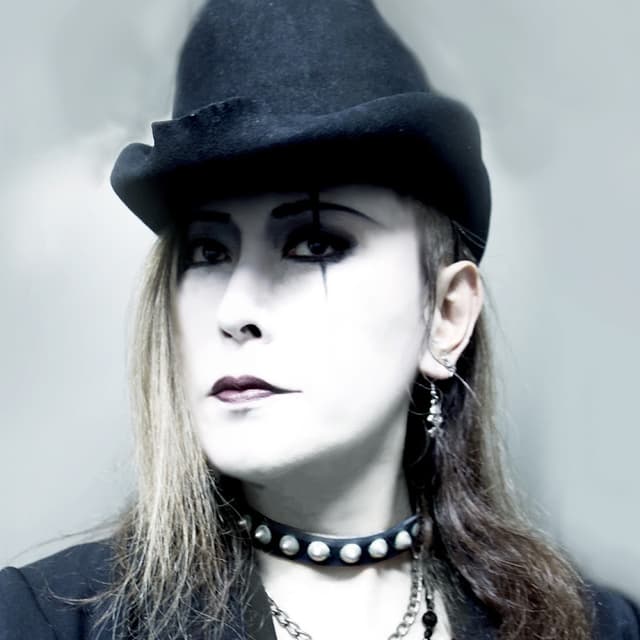 Photo de MADAME EDWARDA - Artiste gothic rock, neoclassical darkwave, post-punk
