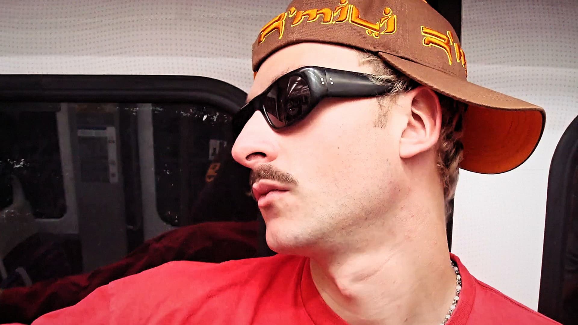 courbatures par Celestino - Clip rap et hip-hop