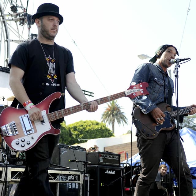 Photo de She Wants Revenge - Artiste