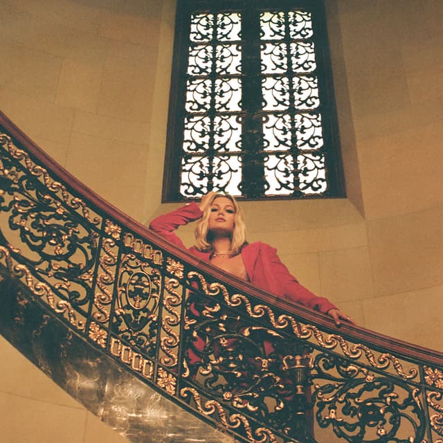 Photo de Olivia Holt - Artiste