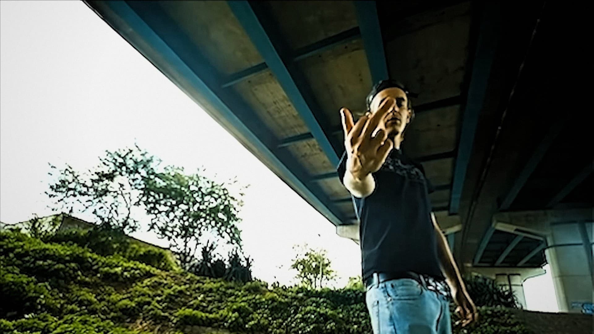 POUBELLE BLEUE par Oreall - Clip rap et hip-hop